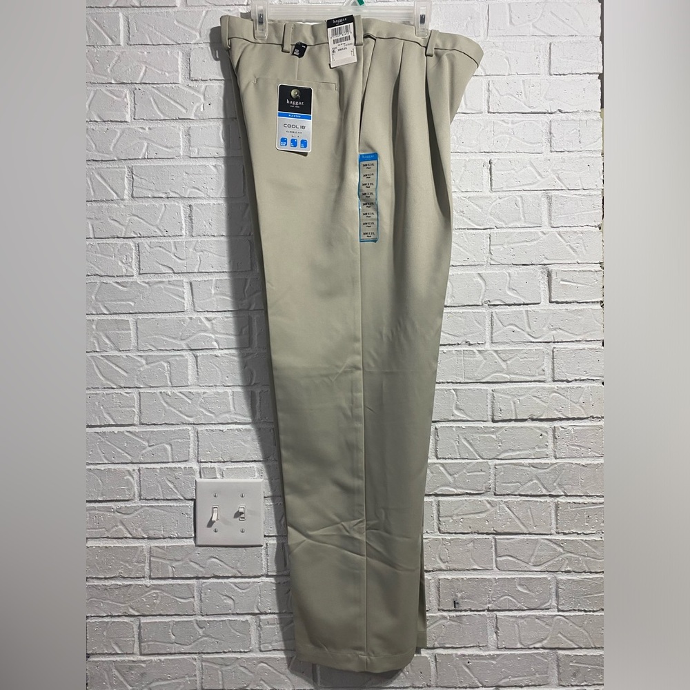 NWT Haggar Pleated Dress Pants 34x31